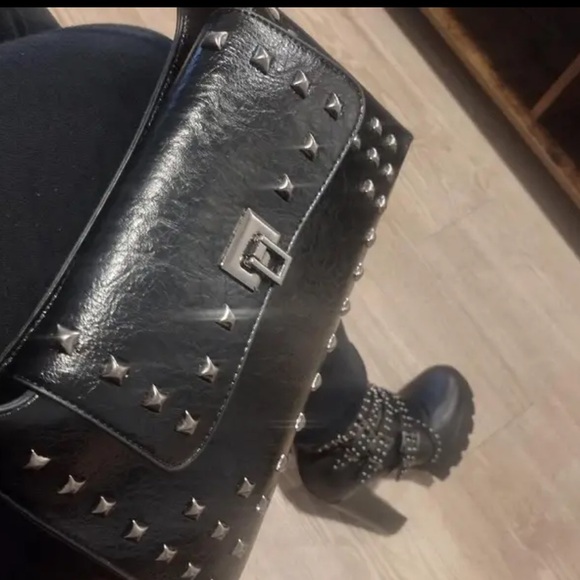 🆕 Classic Shoulder Bag Vintage Rivets - Turn-Lock Closure - Stylish Versatile - Picture 12 of 16